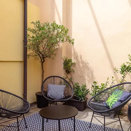 Luxury 350 Sq Mt Flat With Terrace شقة *