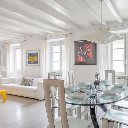 Luxury 350 Sq Mt Flat With Terrace ترييستي