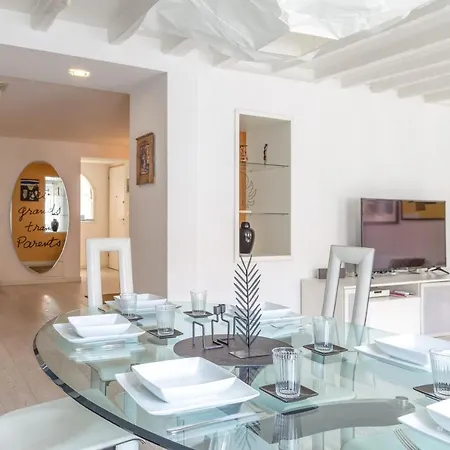 Luxury 350 Sq Mt Flat With Terrace Apartman Trieszt