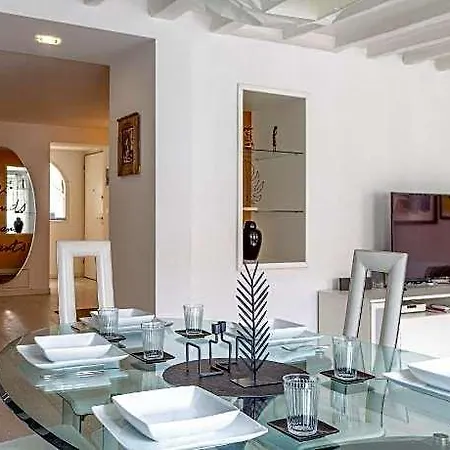 شقة Luxury 350 Sq Mt Flat With Terrace ترييستي